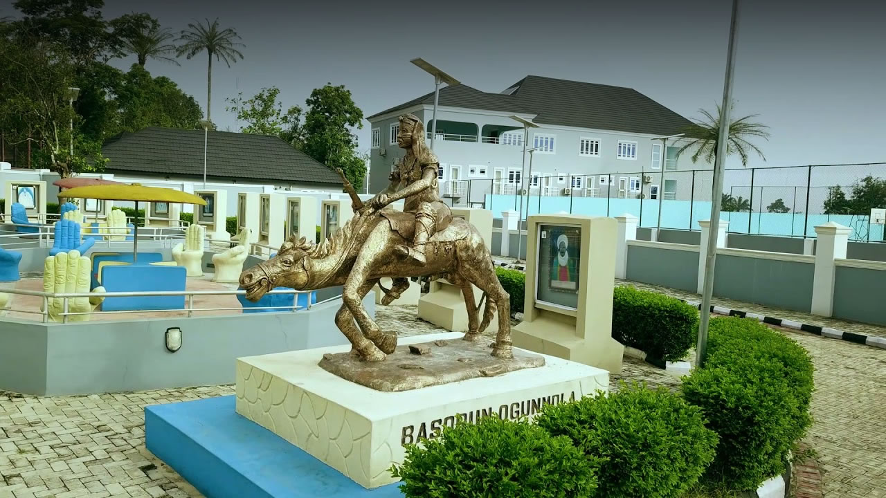 Bashorun Ogunmola Monument